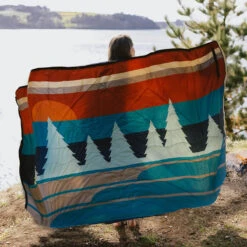 Nomadic Recycled Sherpa Blanket - Turquoise/ Rust -Passenger Clothing Store 2 0004 TY66 189