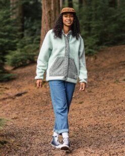 Clover Recycled Deep-Pile Sherpa Fleece - Surf Spray -Passenger Clothing Store 2pSWTboS7r6sLGq1Q33HODG95Bn3LdeyODsZeJ0PHWg