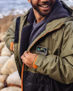 Roaming Recycled Sherpa Lined Changing Robe - Black/ Khaki 22 Roaming Recycled Sherpa Lined Changing Robe - Black/ Khaki -Passenger Clothing Store 3 0013 TY84 33