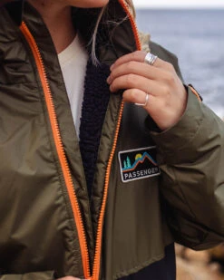 Roaming Recycled Sherpa Lined Changing Robe - Black/ Khaki 26 Roaming Recycled Sherpa Lined Changing Robe - Black/ Khaki -Passenger Clothing Store 3 0016 TY84 28