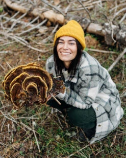 Cloudy Recycled Deep-Pile Sherpa Fleece Shirt - Pistachio Check -Passenger Clothing Store 7 0000 20221011 Passenger F22 BZ9 7183