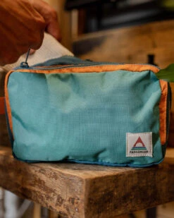 Passenger Clothing Store -Passenger Clothing Store 9 0015 TY90 554