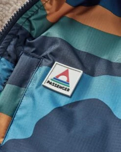 Waves Recycled Sherpa Lined Changing Robe - Scenic Navy -Passenger Clothing Store AhBqpNVVCBHN3IW2rsXT0MKN78lxCLTDXNenERH5m I