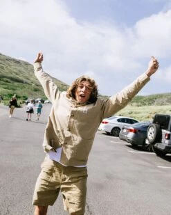 Balsa Organic Cotton Overshirt - Biscuit -Passenger Clothing Store BalsaorganicCottonOvershirt Biscuit 4 5Ratio 3