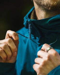 Season Water Resistant Recycled Jacket - Corsair Blue/ Apricot -Passenger Clothing Store CleS YzOxVEtDm2zGYsFw2NhswTwOMaYDUpZEDqZXPE