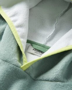 Tulum Recycled Towel Poncho - Pistachio/ Charcoal -Passenger Clothing Store FgJHPt3d0 4KMdWoM ZZ 04Kt8WpO Q12XbGGBhVuYw