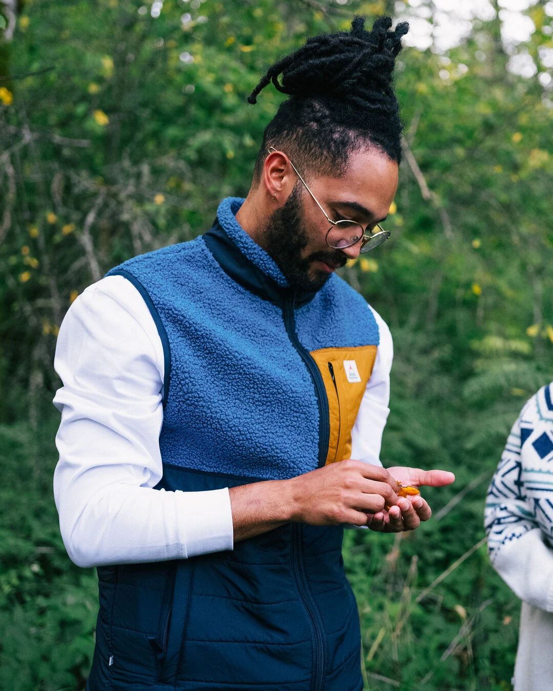 Born Explorer Recycled Polar-Lined Sherpa Vest - Blue Steel 7 Born Explorer Recycled Polar-Lined Sherpa Vest - Blue Steel - Image 5