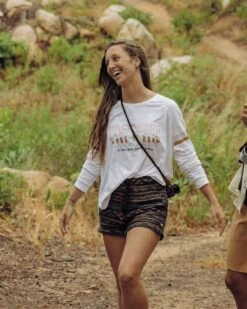 La Sarena Recycled Cotton Oversized LS T-Shirt - White -Passenger Clothing Store GroupShot 4 5Ratio 31