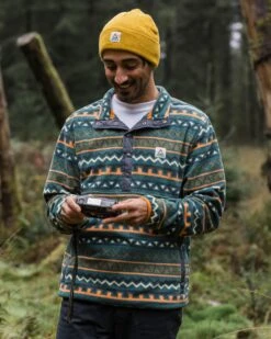 Adrift Recycled Polar Fleece - Retro Geo Mediterranean -Passenger Clothing Store KIui O78vBwIiJqFB456BOCkk0GM pdgzoV1wVgBnkM