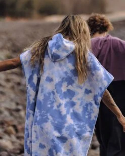 Tulum Recycled Towel Poncho - Tie Dye Cornflower -Passenger Clothing Store KKgPNS9K9myorvWOU1nO6kPYlYzoZQershWar02fkzo