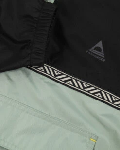 Flow 1/2 Zip Recycled Water Resistant Jacket - True Black/Pistachio 36 Flow 1/2 Zip Recycled Water Resistant Jacket - True Black/Pistachio -Passenger Clothing Store M JC YA8KT 4628 1 1