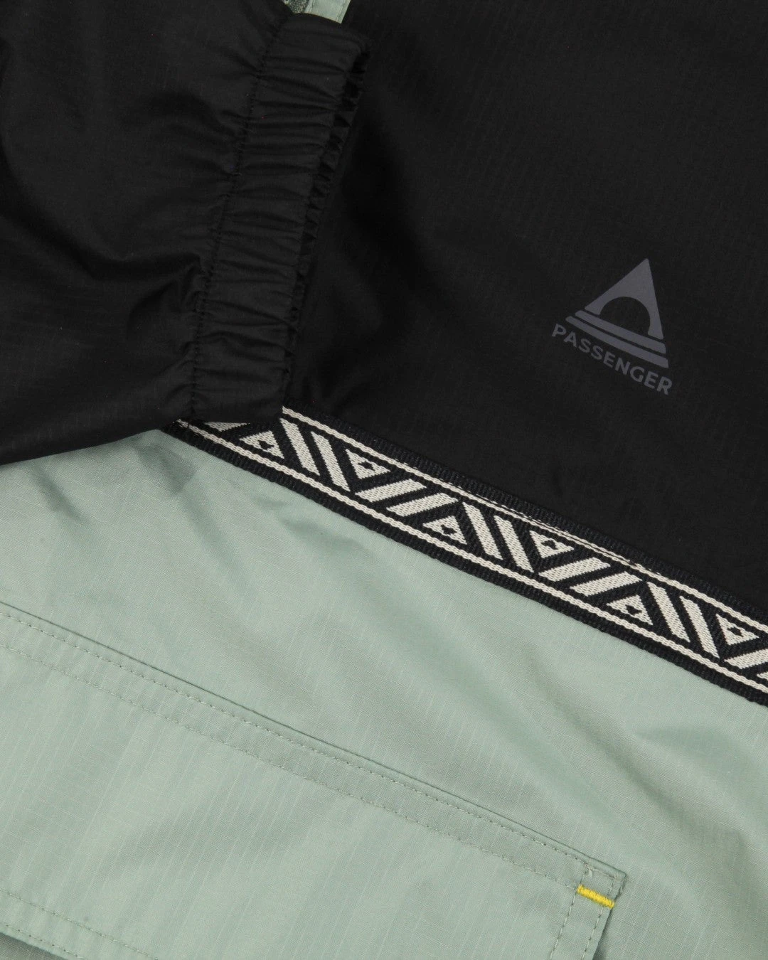 Flow 1/2 Zip Recycled Water Resistant Jacket - True Black/Pistachio 19 Flow 1/2 Zip Recycled Water Resistant Jacket - True Black/Pistachio - Image 17