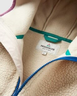 Beebalm Recycled Sherpa Fleece Vest - Oatmeal -Passenger Clothing Store N4mcSWCuRXxvFA9jYcIe7hTcwMfJiRt9OATQzevpA6g