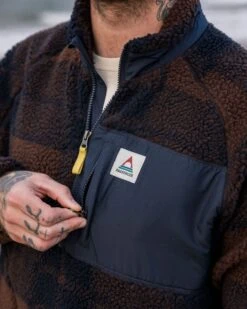 Offroad Recycled Sherpa 1/2 Zip Fleece - Chestnut/Deep Navy Check -Passenger Clothing Store R IGoyDnLtIWdUFVCsBZkDf E p5cIRqfTVNMMsDc2c
