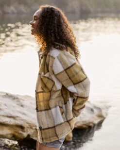 Olympus Yarn Dye Recycled Sherpa Fleece Shirt - Honey Check -Passenger Clothing Store TY105 132 4 5Ratio