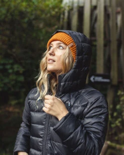 Pow Recycled Insulated Jacket - True Black 20 Pow Recycled Insulated Jacket - True Black -Passenger Clothing Store TY85 72 4 5Ratio