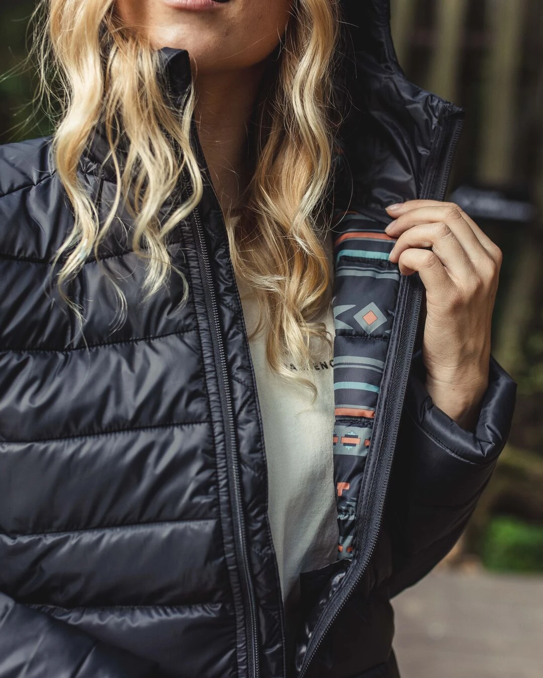 Pow Recycled Insulated Jacket - True Black 6 Pow Recycled Insulated Jacket - True Black - Image 4