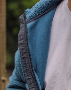 Born Explorer Recycled Polar-Lined Sherpa Fleece - Blue Steel -Passenger Clothing Store TY91 279 4 5Ratio 2 0000 TY107 332