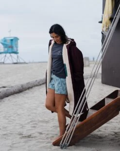 Escapism Recycled Sherpa Lined Changing Robe - Windsor Wine -Passenger Clothing Store TY91 279 4 5Ratio 2 0004 20230524 Passenger SouthPonto BZ9 9761