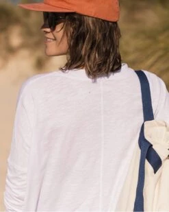 Daisy Chain Recycled Cotton LS T-Shirt - White -Passenger Clothing Store TY91 279 4 5Ratio 2 0005 TY106 462