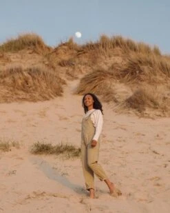 Faye Organic Cotton Dungarees - Biscuit -Passenger Clothing Store TY91 279 4 5Ratio 2 0017 TY104 414