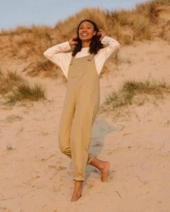 Faye Organic Cotton Dungarees - Biscuit -Passenger Clothing Store TY91 279 4 5Ratio 2 0020 TY104 409