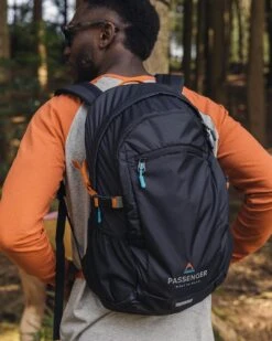 Track Recycled 30L Backpack - Black -Passenger Clothing Store TY91 279 4 5Ratio 2 0021 TY103 375