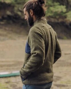 Offgrid 1/4 Zip Recycled Sherpa Fleece - Khaki -Passenger Clothing Store TY91 279 4 5Ratio 2 0021 TY107 280