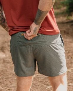Descent Trail Recycled Shorts - Dusty Olive -Passenger Clothing Store TY91 279 4 5Ratio 2 0038 TY110 301