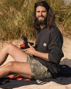 Cali Recycled Swim Short - Olive Made To Roam -Passenger Clothing Store TY91 279 4 5Ratio 2 0040 TY106 342