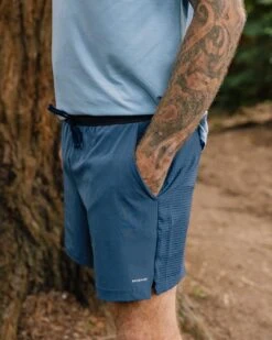 Descent Trail Recycled Shorts - Dark Denim -Passenger Clothing Store TY91 279 4 5Ratio 2 0048 TY110 277