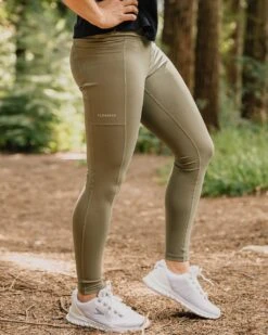 Fresh Air 2.0 Recycled Leggings - Dusty Olive -Passenger Clothing Store TY91 279 4 5Ratio 2 0056 TY110 264