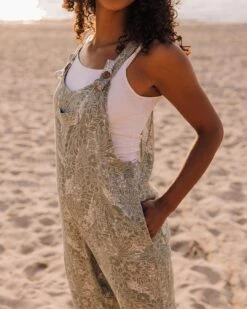 Serenity Organic Cotton Dungarees - Pistachio Floral -Passenger Clothing Store TY91 279 4 5Ratio 2 0069 TY109 265