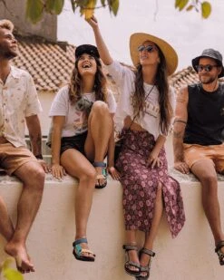 La Sarena Recycled Cotton Oversized LS T-Shirt - White -Passenger Clothing Store TY91 279 4 5Ratio 2 0080 Tees 4