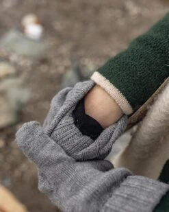 Gale Recycled Acrylic Knitted Gloves - Flecked Grey Marl 18 Gale Recycled Acrylic Knitted Gloves - Flecked Grey Marl -Passenger Clothing Store TY91 279 4 5Ratio 2 0103 TY95 108