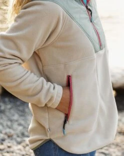 Juana Recycled Polar Hooded Fleece - Oatmeal -Passenger Clothing Store TY91 279 4 5Ratio 2 0159 TY111 4