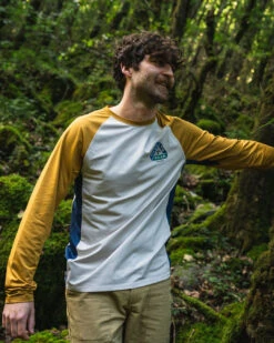 Range Recycled Active LS T-shirt - Dusty Ochre/ Vintage White -Passenger Clothing Store U4Sz2poQHo4XNVijwtWY1Og652KVdTp0NgSBe0XT9jA