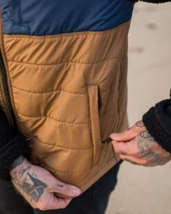 Born Explorer Recycled Polar-Lined Sherpa Fleece - Black -Passenger Clothing Store WWEFF5i uWbxS9F1PPdbCw7x3qVon2PGeKbGIyk6iI0