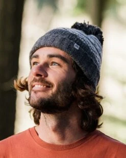 Lodge Recycled Bobble Hat - Black 14 Lodge Recycled Bobble Hat - Black -Passenger Clothing Store Wb2SxQThLkfzNI6 Lmqi2 i1qVSdgyhA1nHK18zqzcM