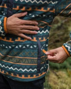 Adrift Recycled Polar Fleece - Retro Geo Mediterranean -Passenger Clothing Store YpBu e4R aQv Dmbu91OOMnIQjQWMsxmSBanqqg0HkA