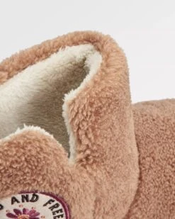 Hideaway Hut Slipper - Biscuit 10 Hideaway Hut Slipper - Biscuit -Passenger Clothing Store ZFCcQcs47fNEp AqUwy8E5Xi5R9hK5hQLo5lC1LRyM8