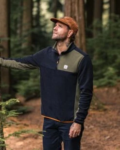 Root Recycled Polar 1/4 Zip Fleece - Black -Passenger Clothing Store aIq835o6iJD1PyZ8fSE9DUJmgJ09uE9yF9k25DOtfdA