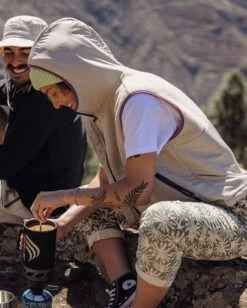 Beebalm Recycled Sherpa Fleece Vest - Oatmeal -Passenger Clothing Store jkSwDSiaIWUL1Gk5gME5GWPvW51sjELDBWUxzujYJFA