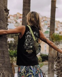 Better Outside Organic Cotton Vest - Black -Passenger Clothing Store nazw5Xyo6EddM9LynRxV6Le 5lua4CDW8hwCX9w2eq4