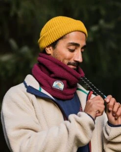 Mulled Recycled Sherpa Fleece Snood - Wine -Passenger Clothing Store nv4BzSHTC8bTf6vywNfaHC8TZgYR2SIKQiZUp5kMLEw