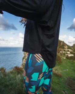 Hatha Recycled Active Top - Black -Passenger Clothing Store rGRGhrCfyErWOr8BY5VyknBr523YLtSNpXD zXNw9HA