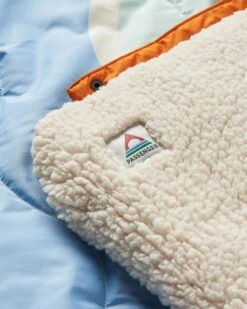 Cabin Recycled Sherpa Blanket - Cornflower -Passenger Clothing Store rNWrVhOSc5b7KCJb0Vh12oCrhCR0fBgpEZ9M4Aht3mk
