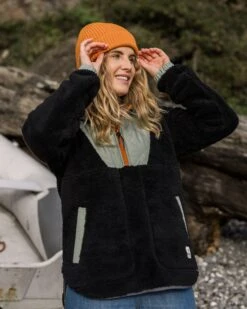 Beaumont Recycled Sherpa Hooded Fleece - Black -Passenger Clothing Store rpGW1yuHJSEqm0wI5fWZHQjZX2GB2kfQ2iEnlzIxe7c