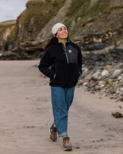 Home 2.0 Recycled Sherpa Fleece - Black -Passenger Clothing Store wWeJisAalw6DHvzVy S9eb2AuY 2ul33J9lFDQ AcuQ